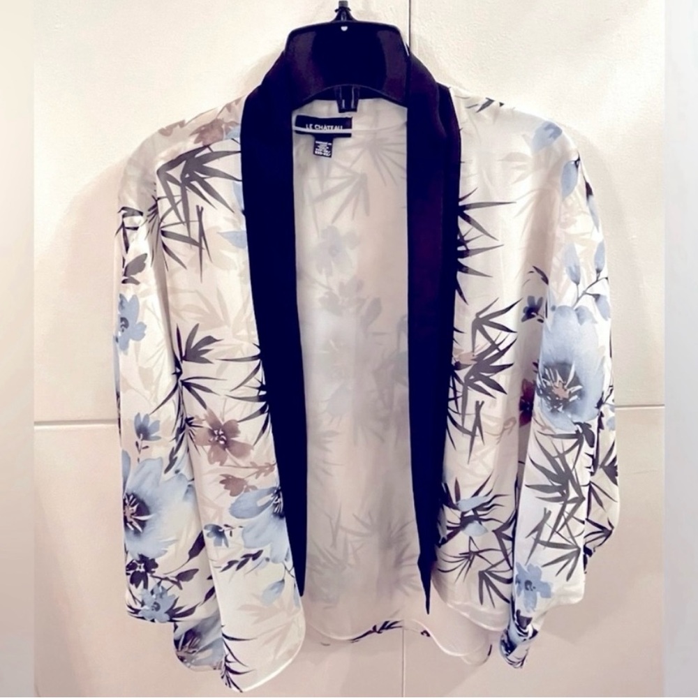 NWOT White Flowy Floral Chiffon Kimono. Size XXS. Oversized